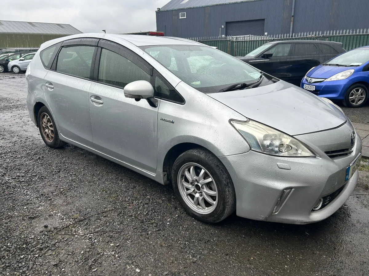 2013 Toyota Prius alpha 7 seater - Image 1
