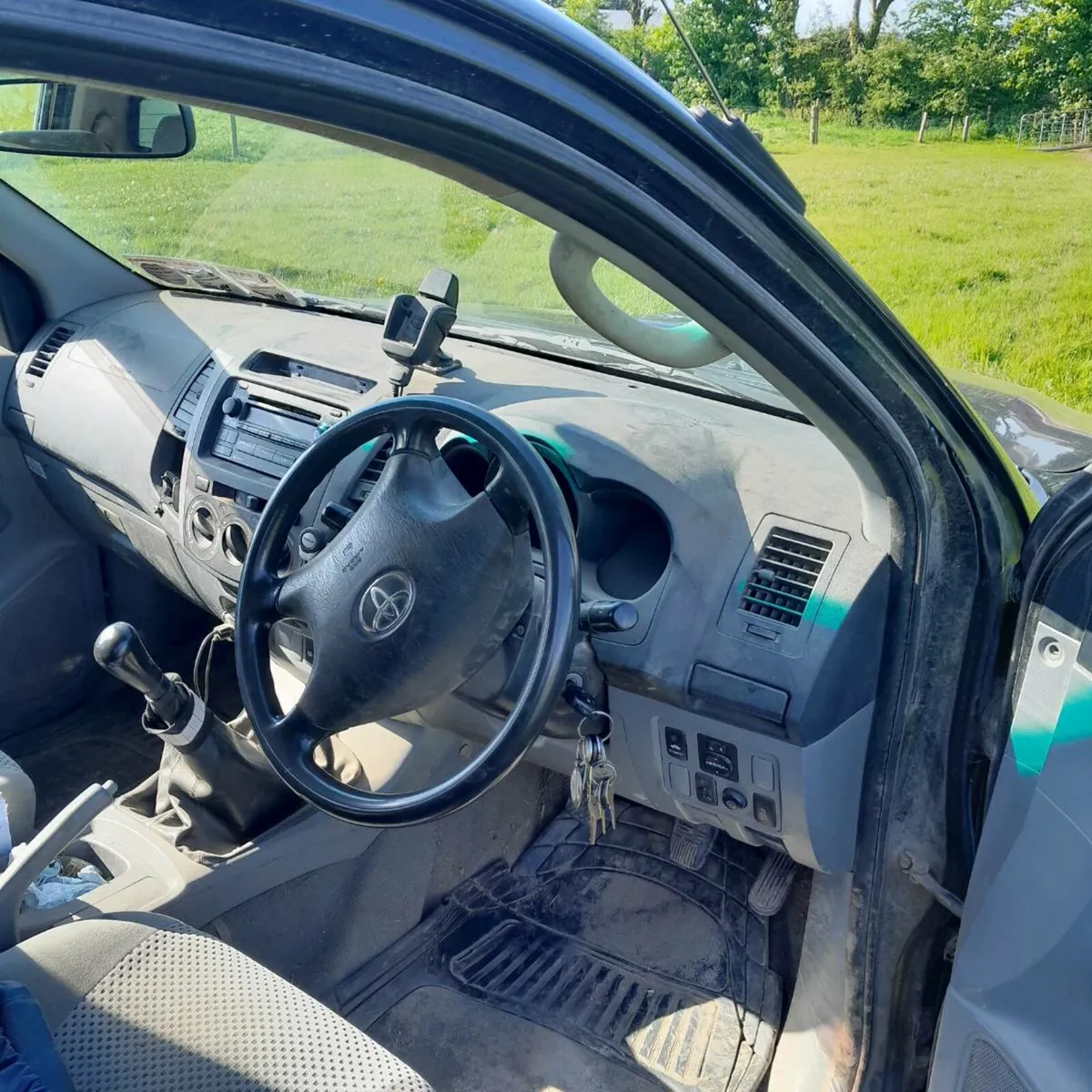 Toyota Hilux 3.0 D4d - Image 4