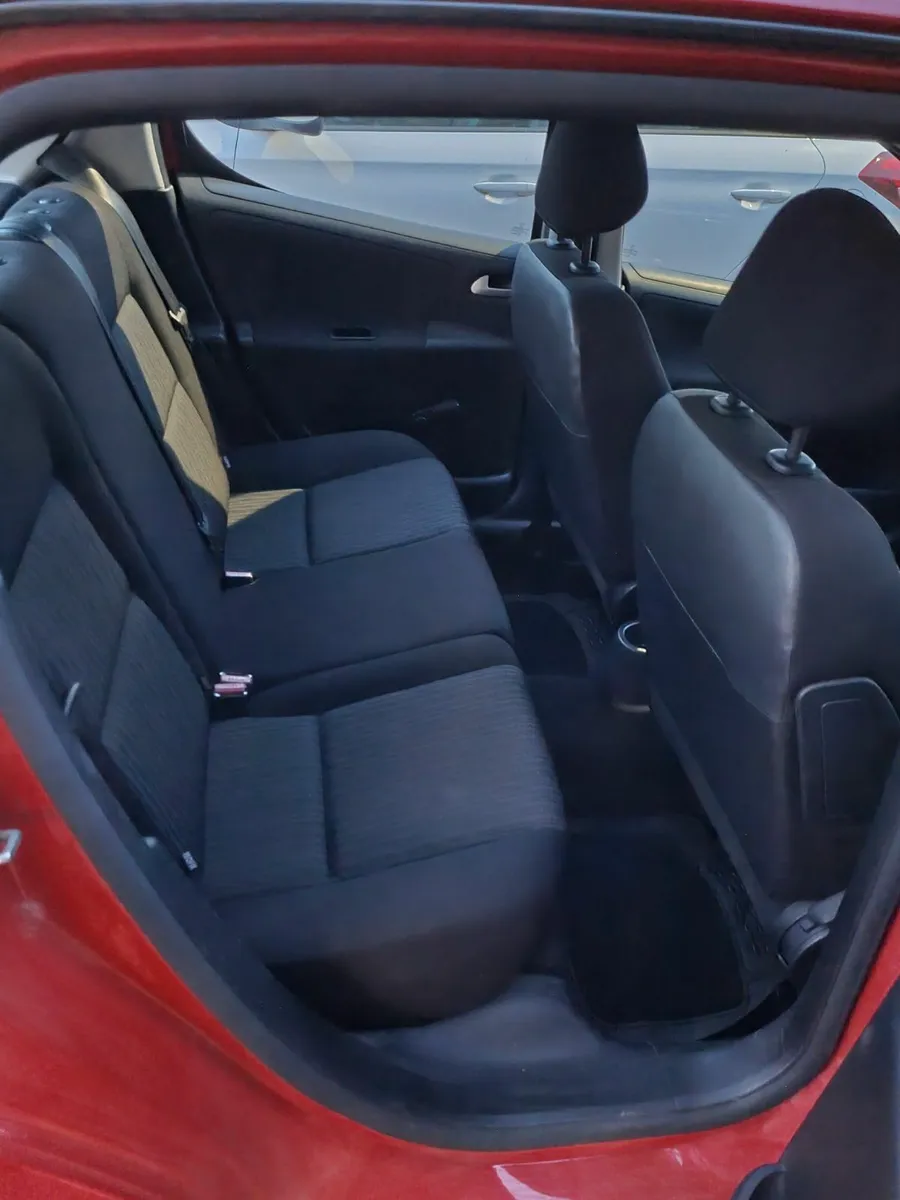 Peugeot 207 2010 - Image 2