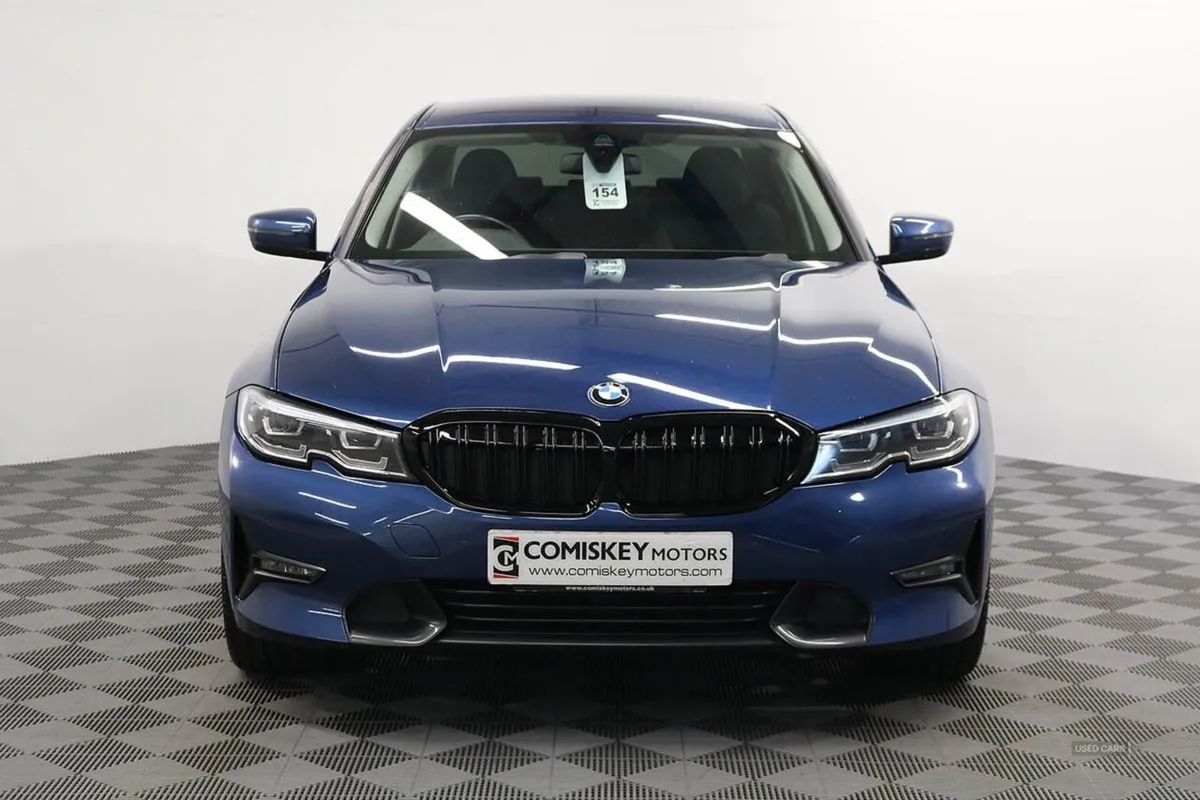 BMW 3 Series 320d MHT Sport - Image 2