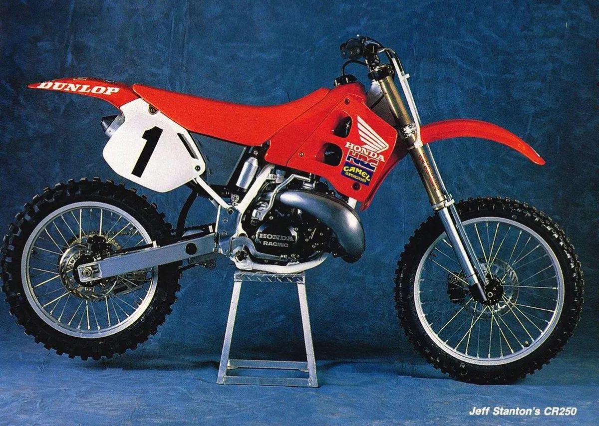 🏁 1990 Honda CR250 – Iconic White-Frame Era! 🏁 - Image 1