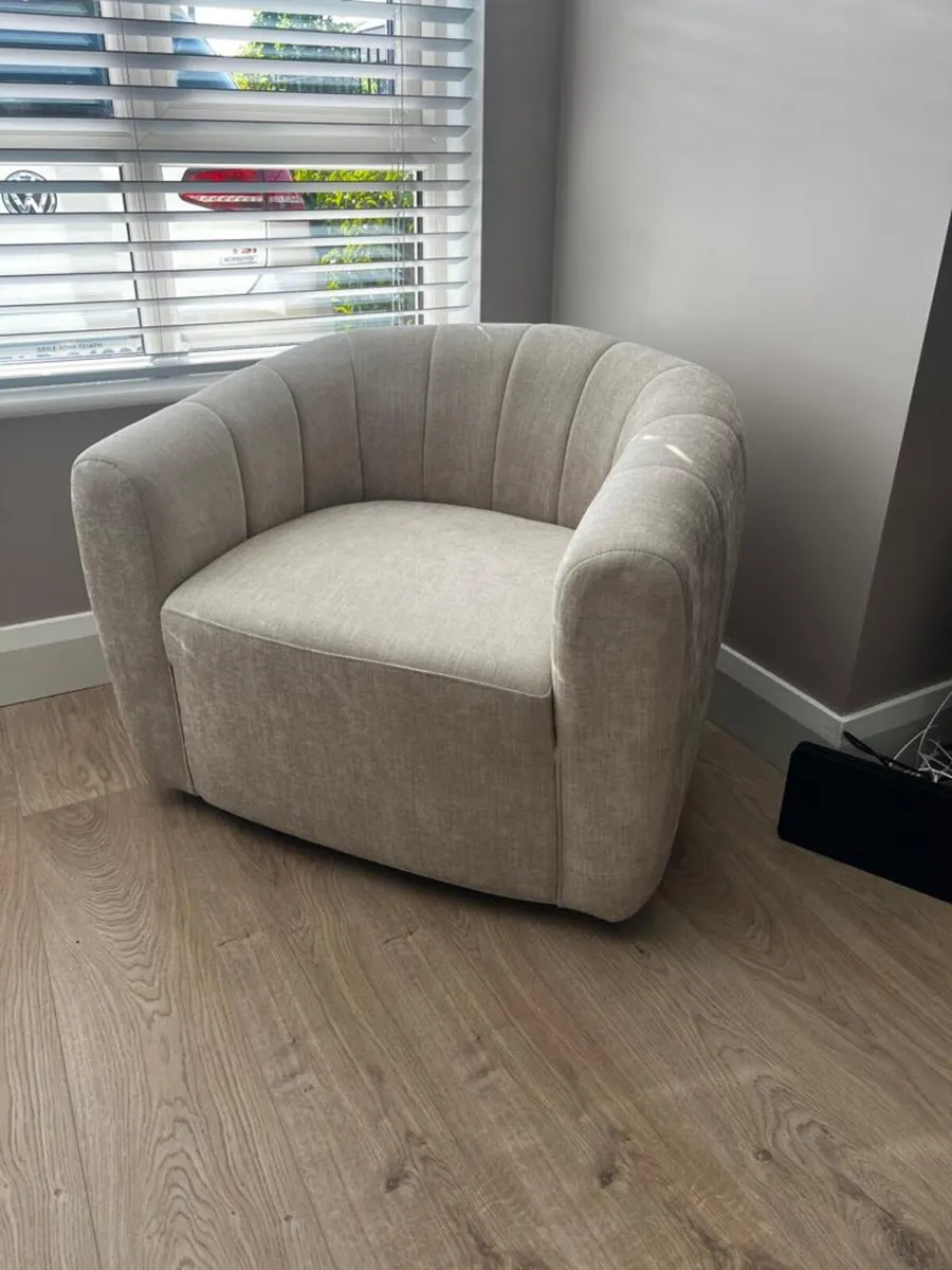 Swivel chair - Image 2