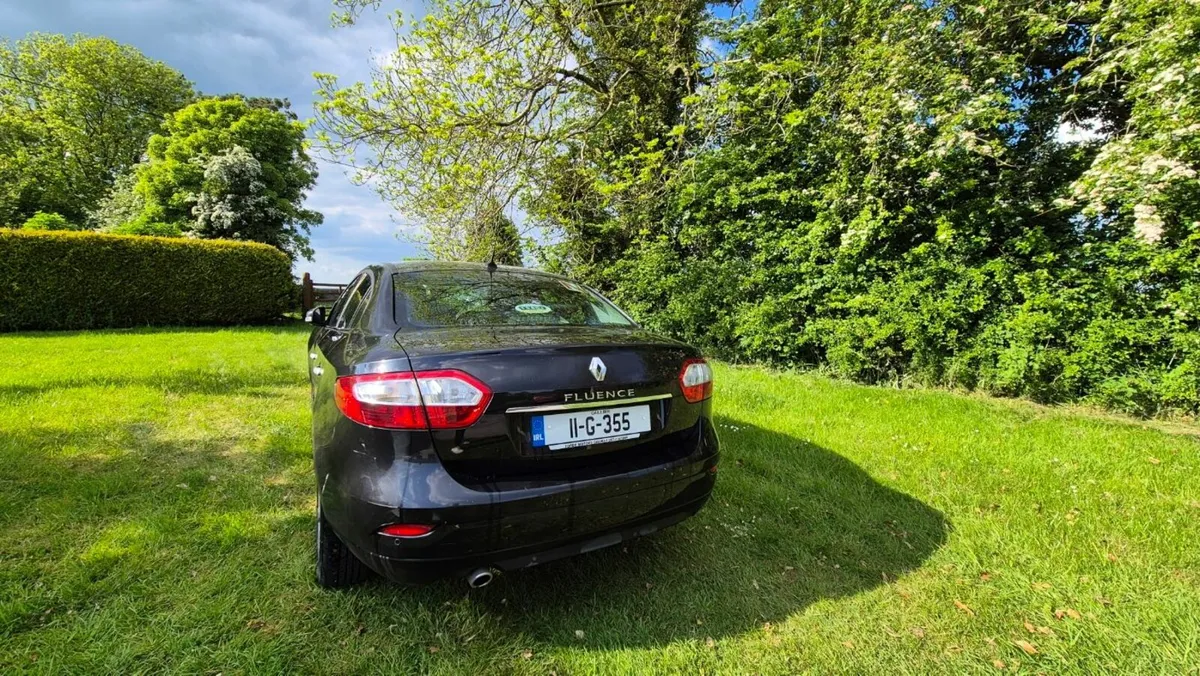 Renault Fluence 2011 - Image 2