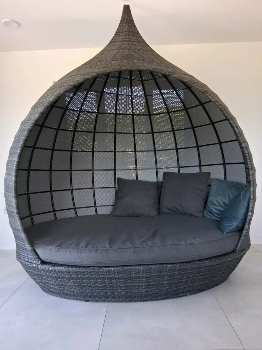 Daybed - Image 1