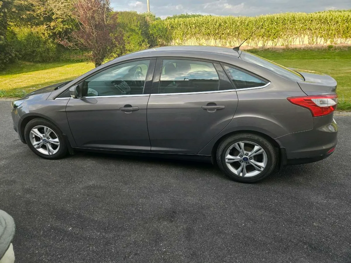Ford  Focus - Image 3