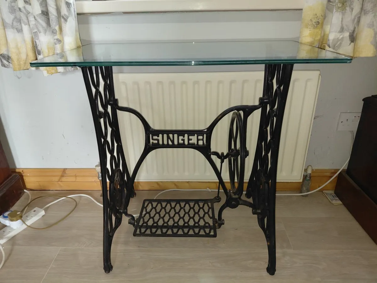Singer Sewing machine table - Image 1