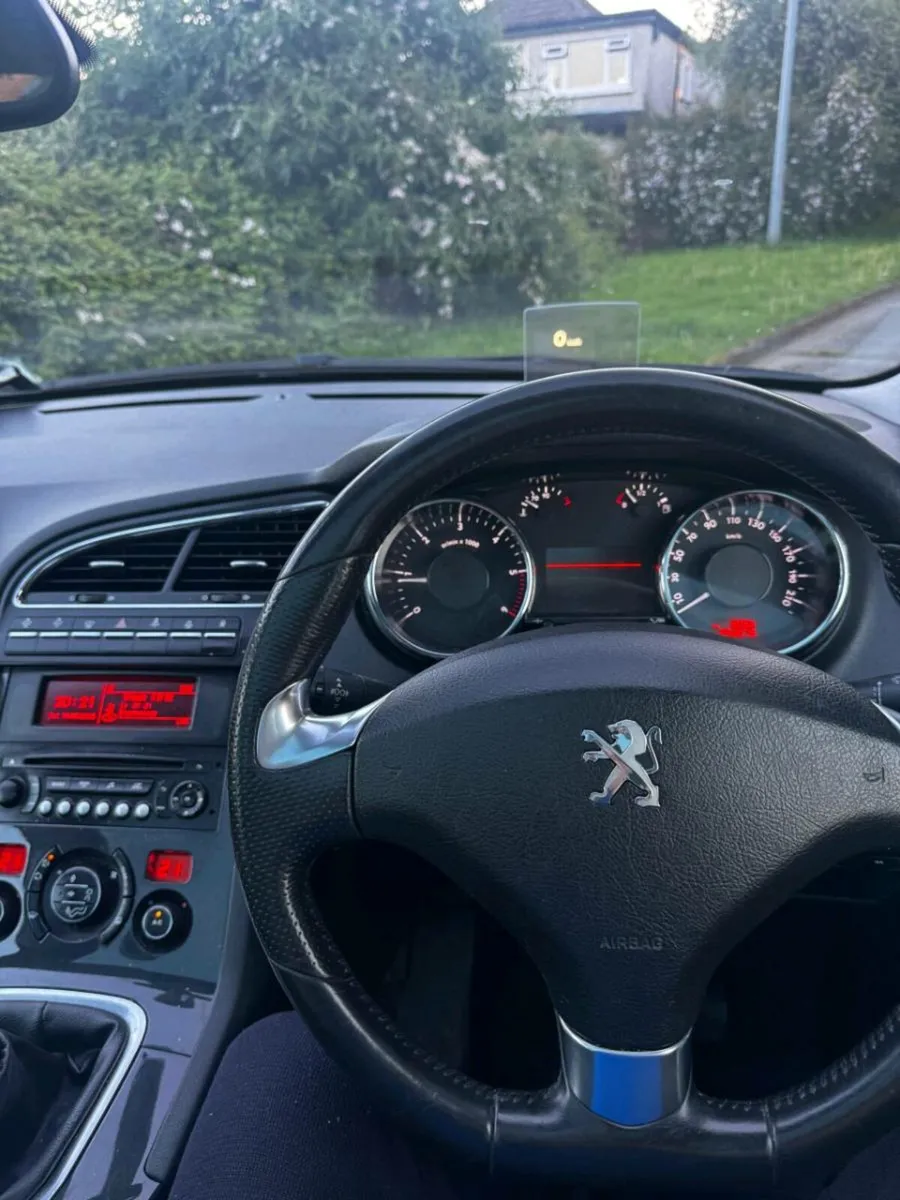 Peugeot 5008 7 Seater Full Leather - Image 2