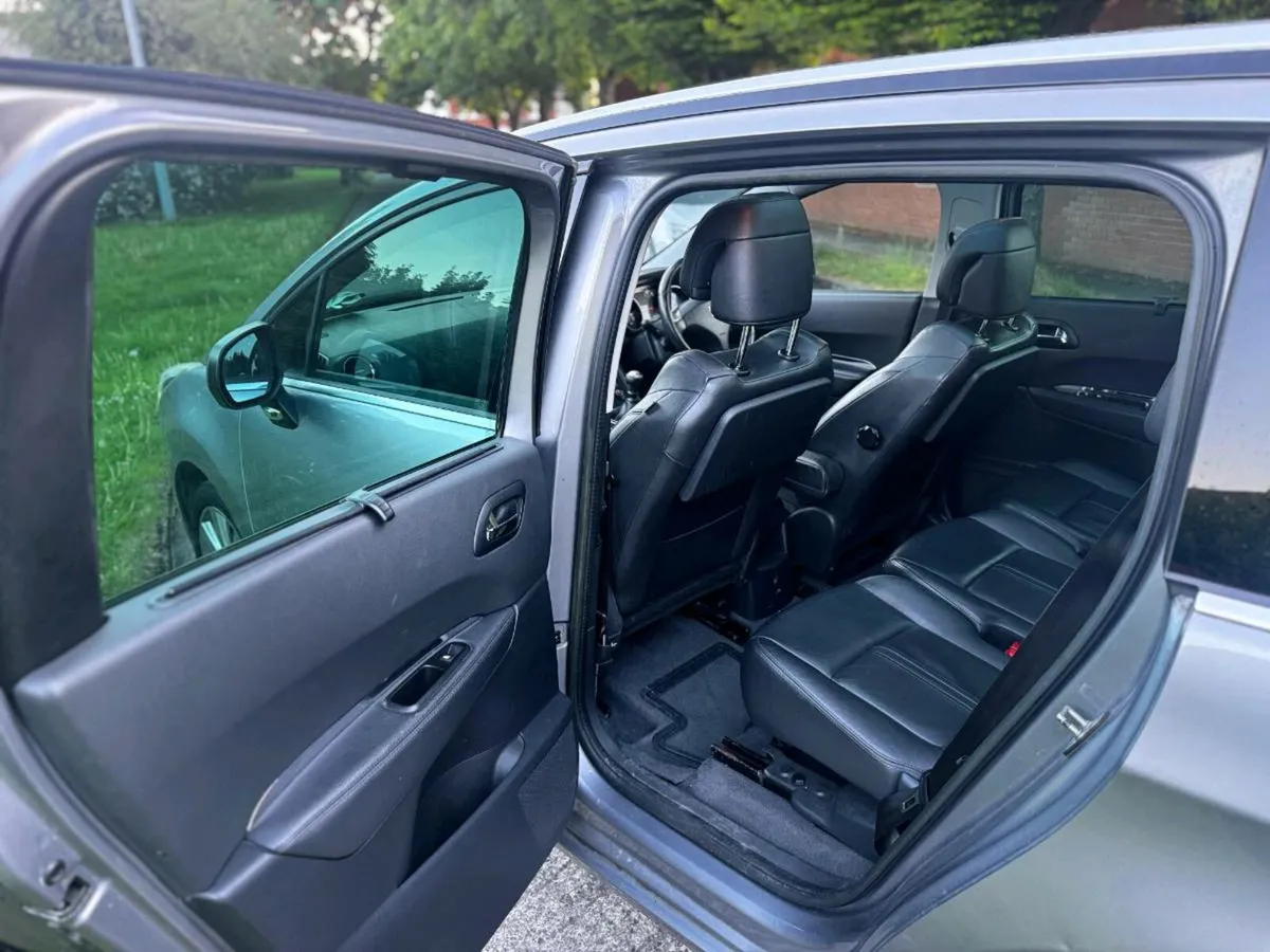Peugeot 5008 7 Seater Full Leather - Image 4