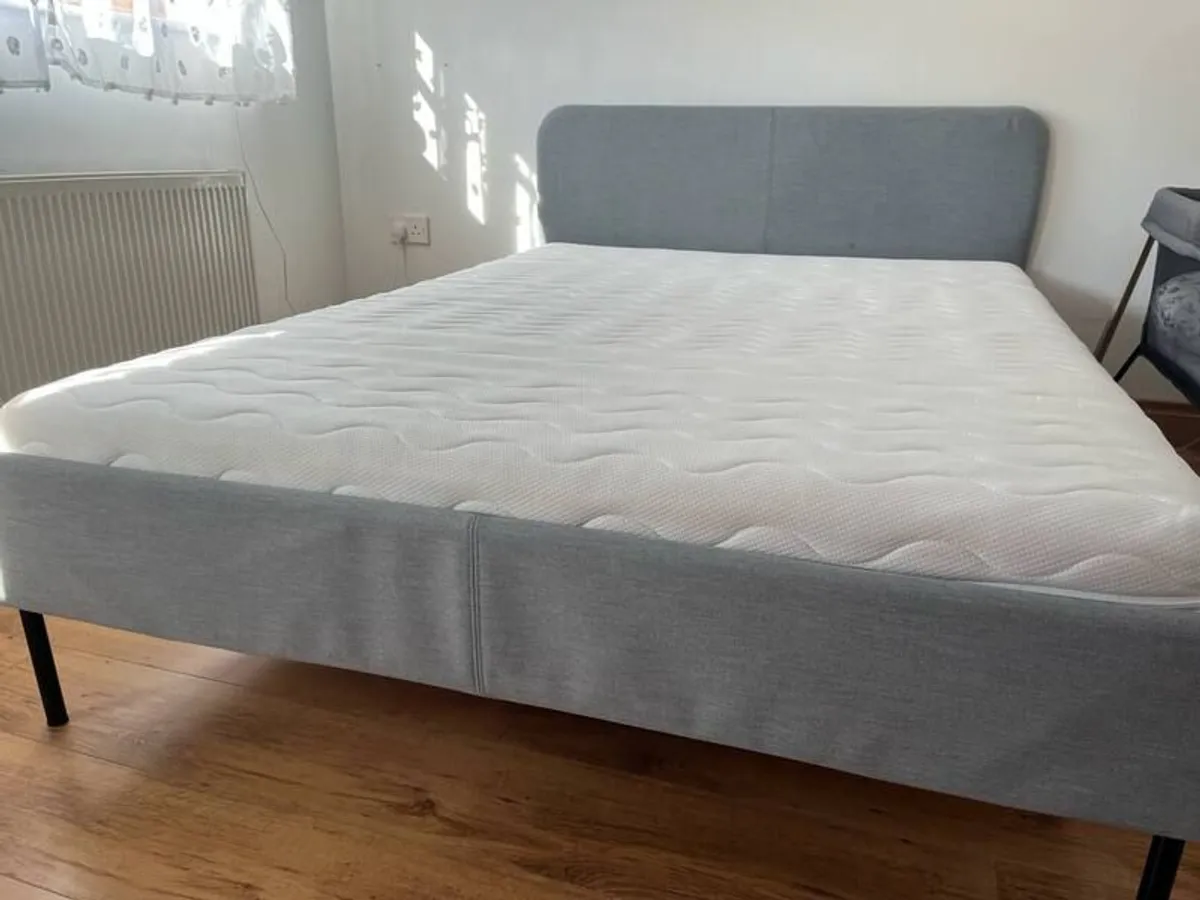 Double Bed with headboard and Comfy memory foam mattress - Image 2