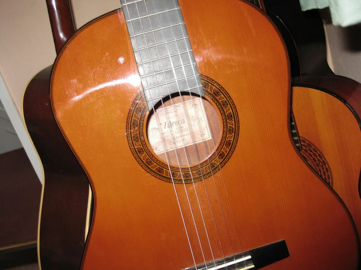 Mint Condition Valencia CG-180 Classical Guitar. - Image 3