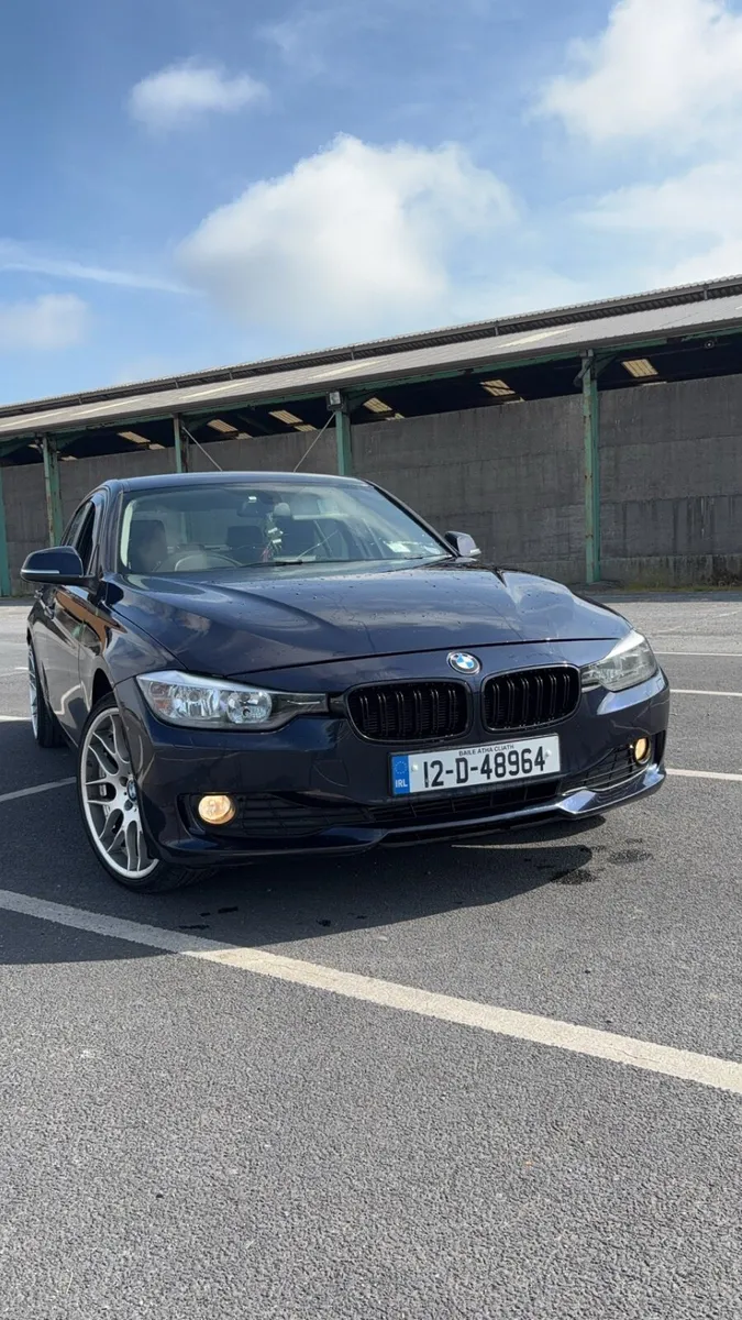 BMW F30 sport 2012 - Image 1