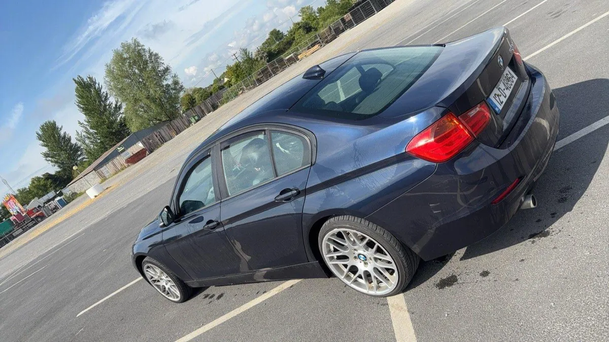 BMW F30 sport 2012 - Image 3