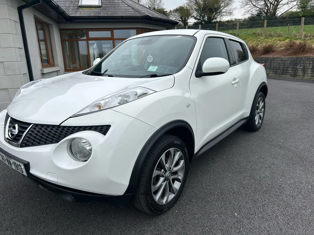 2014 Nissan Juke. Automatic - Image 3