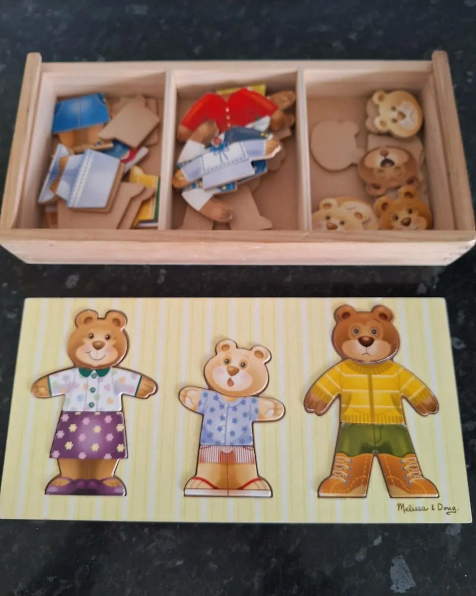 Melissa and Doug wooden bear family puzzle - Image 1