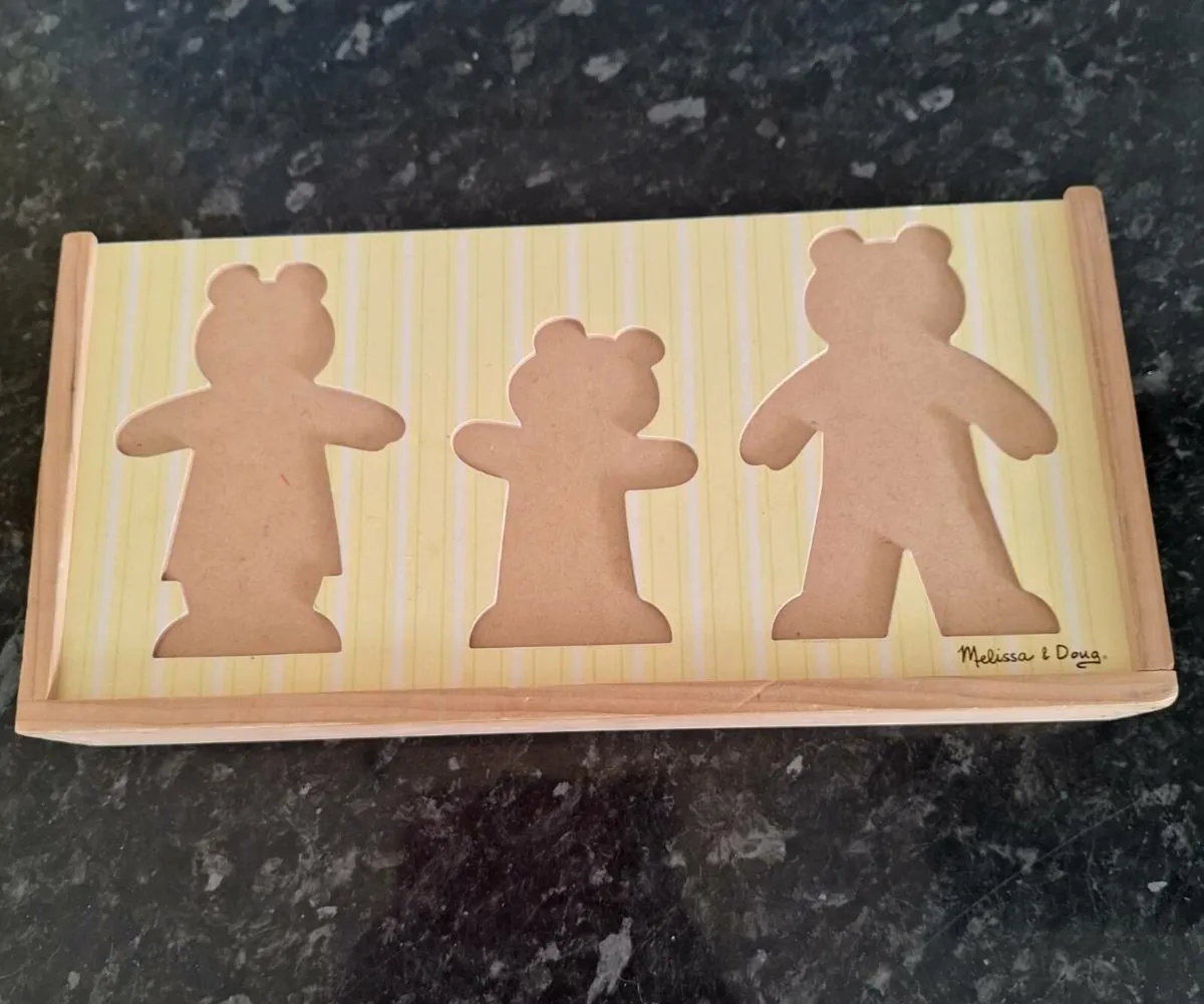 Melissa and Doug wooden bear family puzzle - Image 2