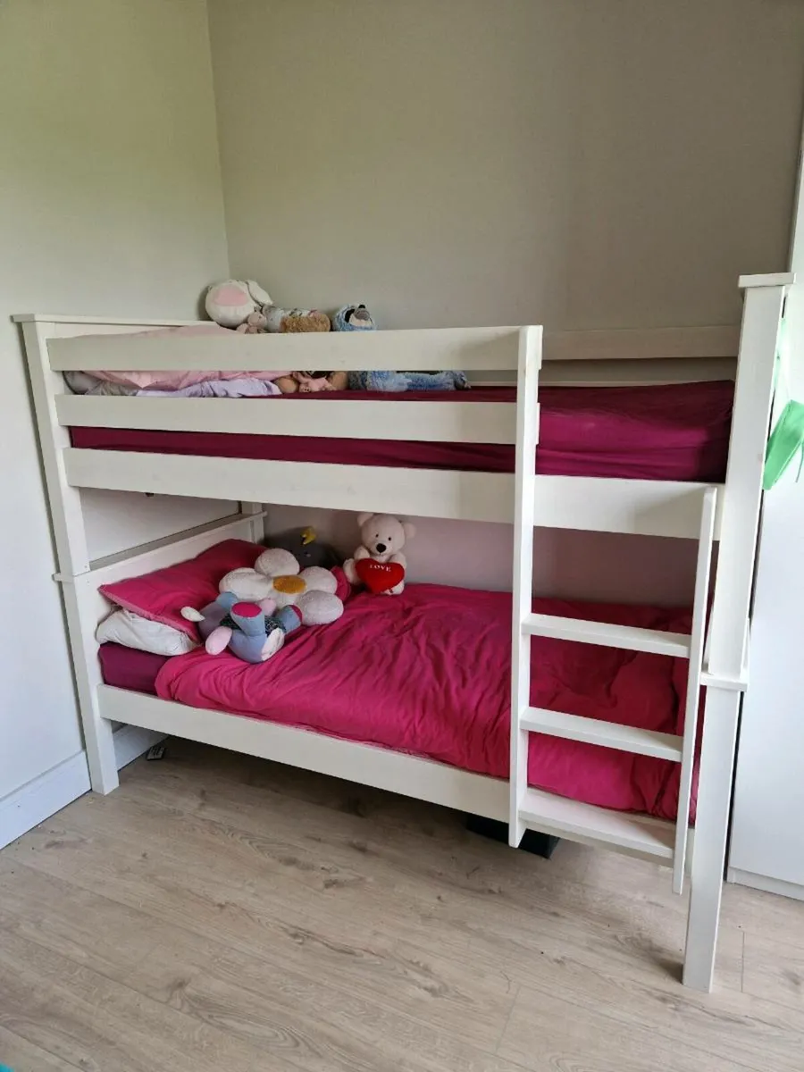 Bunk bed - Image 1