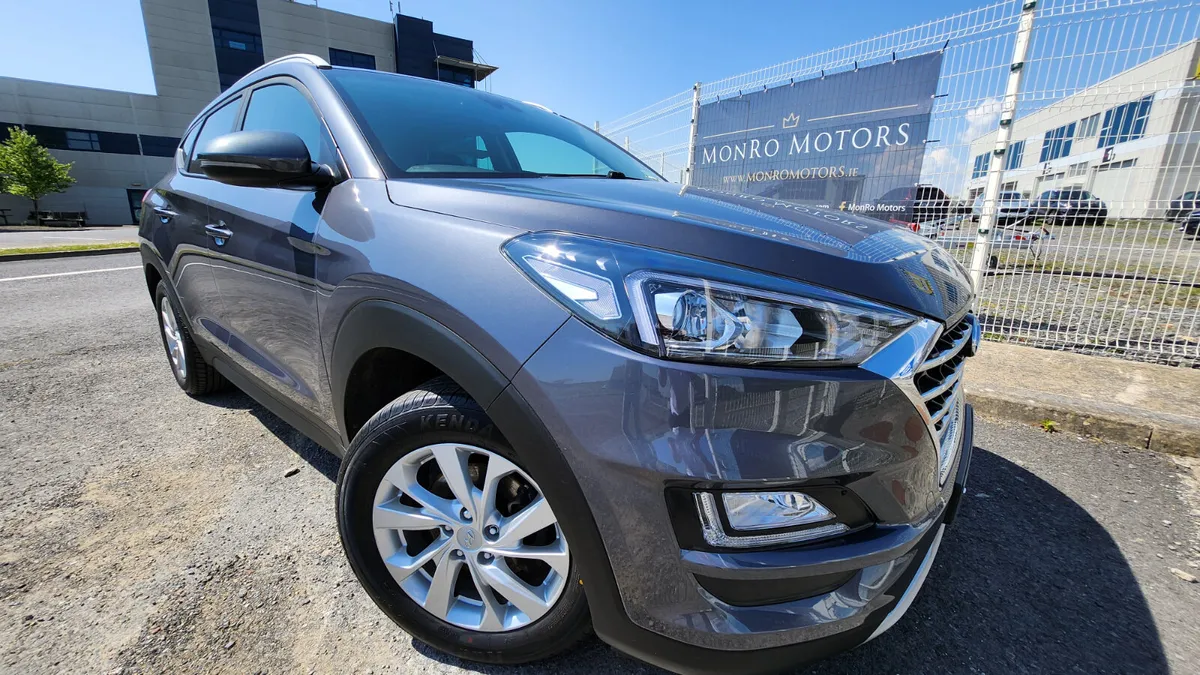 HYUNDAI TUCSON 2WD COMFORT PLUS,NCT AND TAX - Image 4