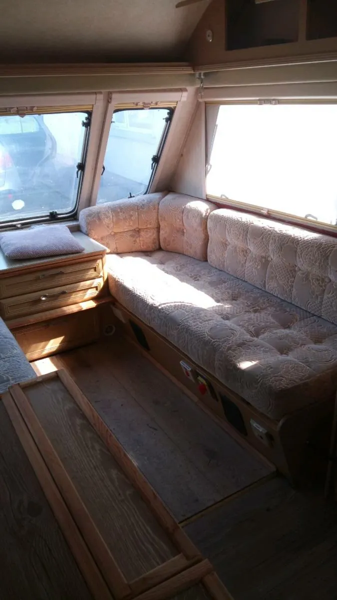 Caravan - Image 2