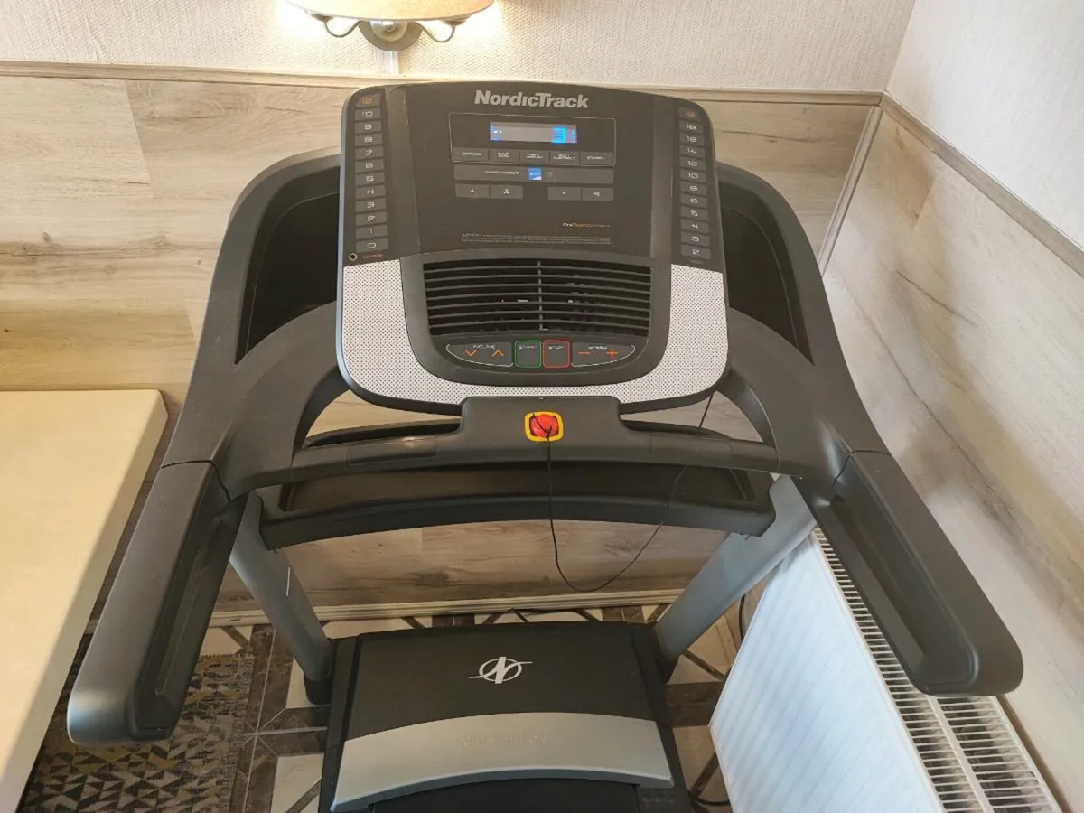 Treadmill NordicTrack S25i 3.0 CHP. - Image 3
