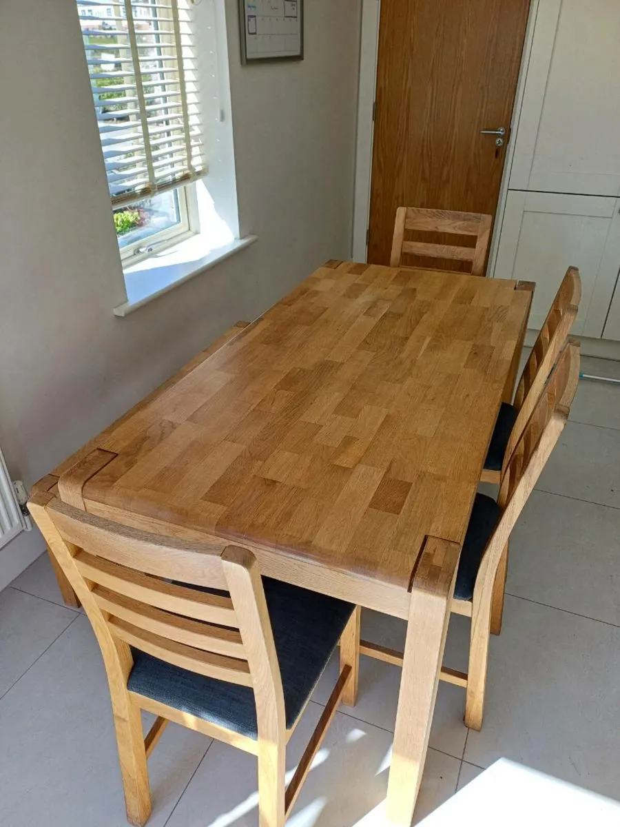 Table and Chairs - Image 2