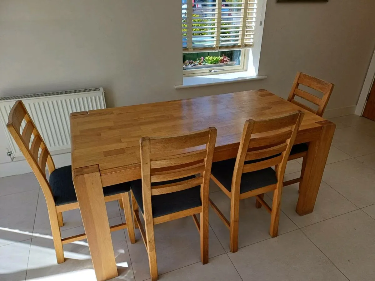 Table and Chairs - Image 3