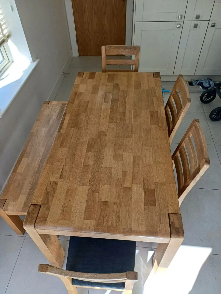 Table and Chairs - Image 4