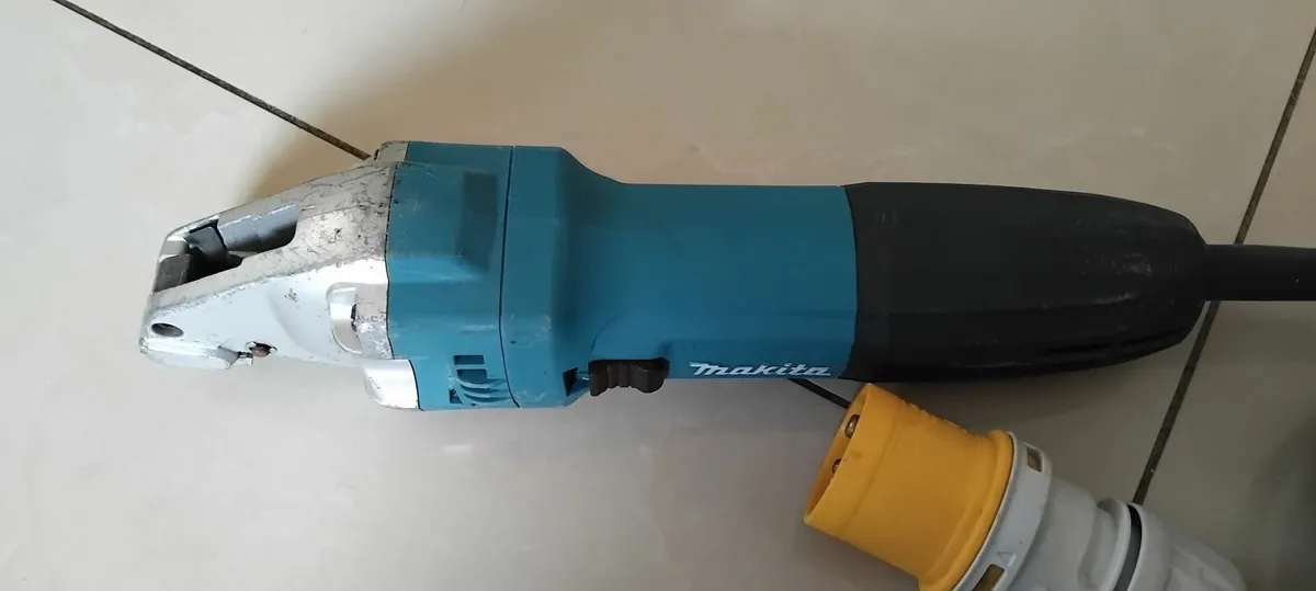 Makita JS1601 Tin Shears 110v - Image 2