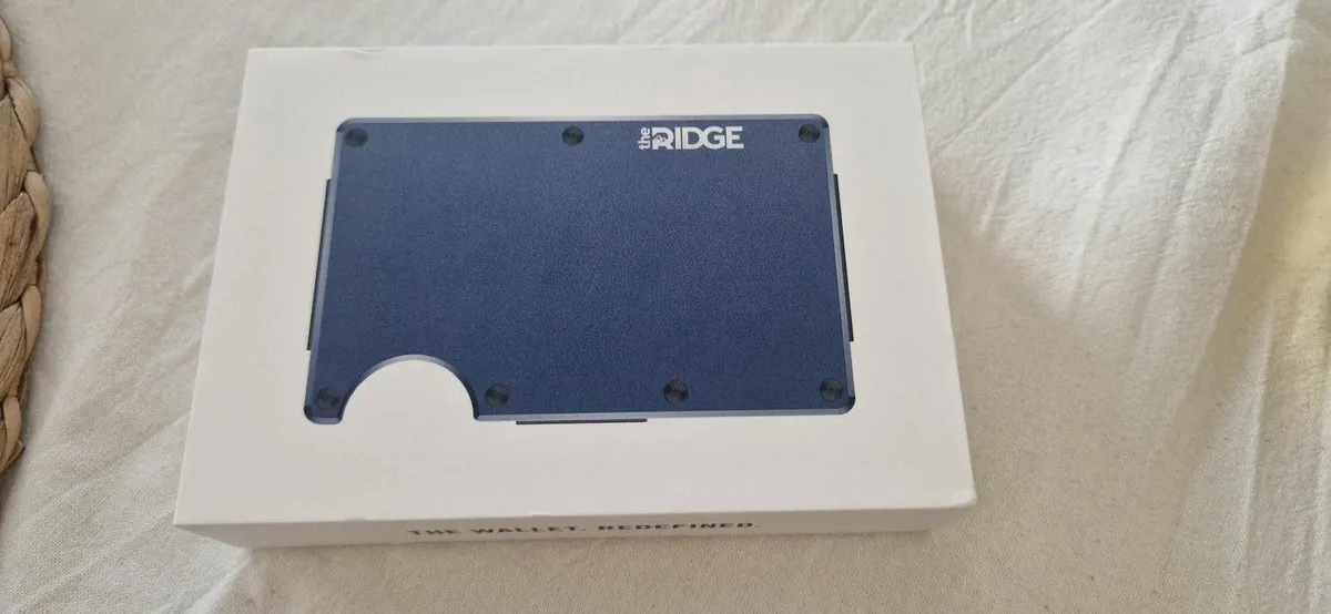 Ridge Metal Wallet - Image 2