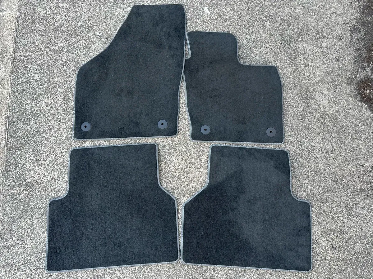audi q3 genuine mats - Image 1