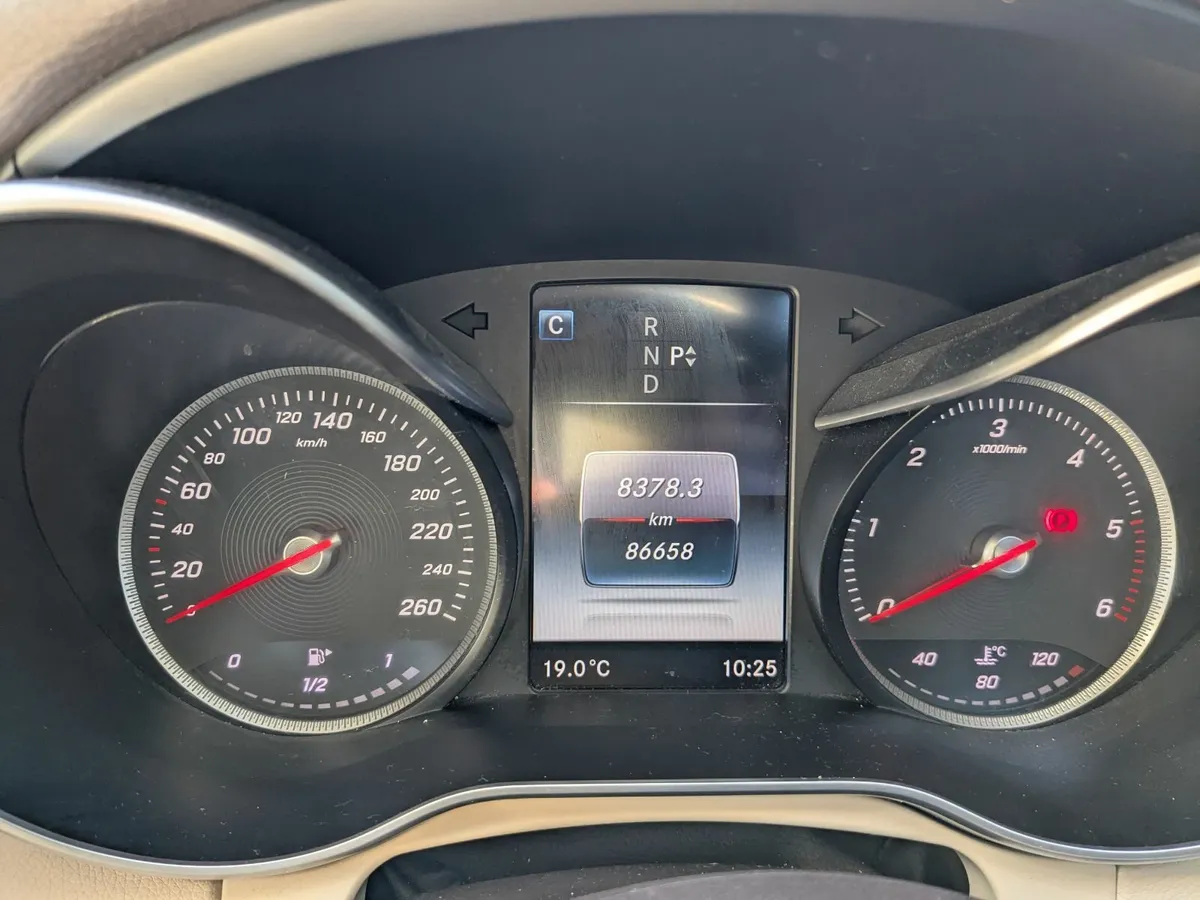 Mercedes-Benz C-Class 2016 - Image 4