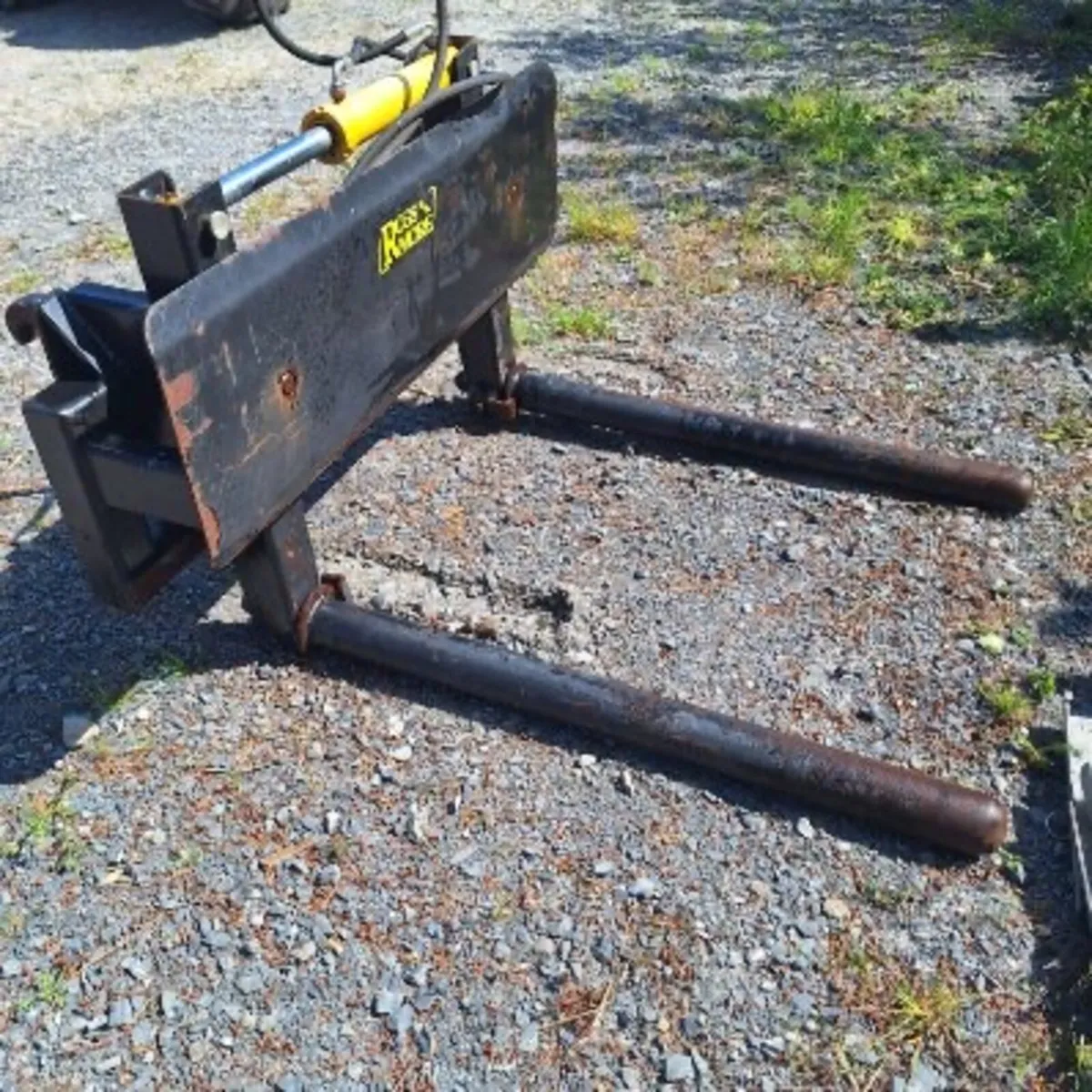 Hydraulic bale handler for front loader year old - Image 1