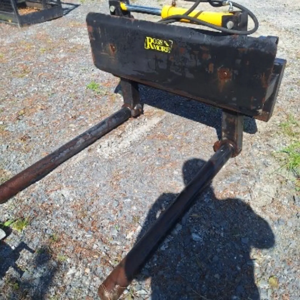 Hydraulic bale handler for front loader year old - Image 2