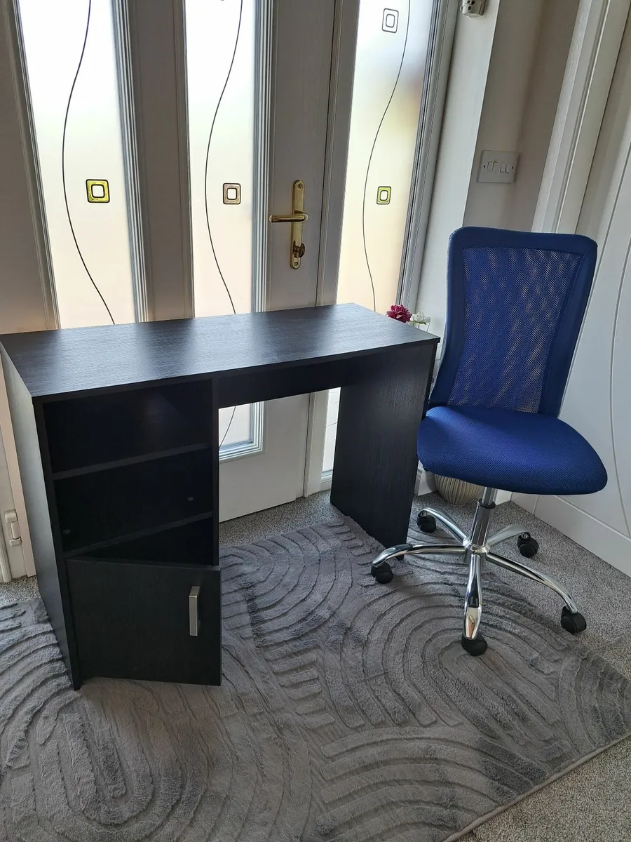 Study desk and office chair