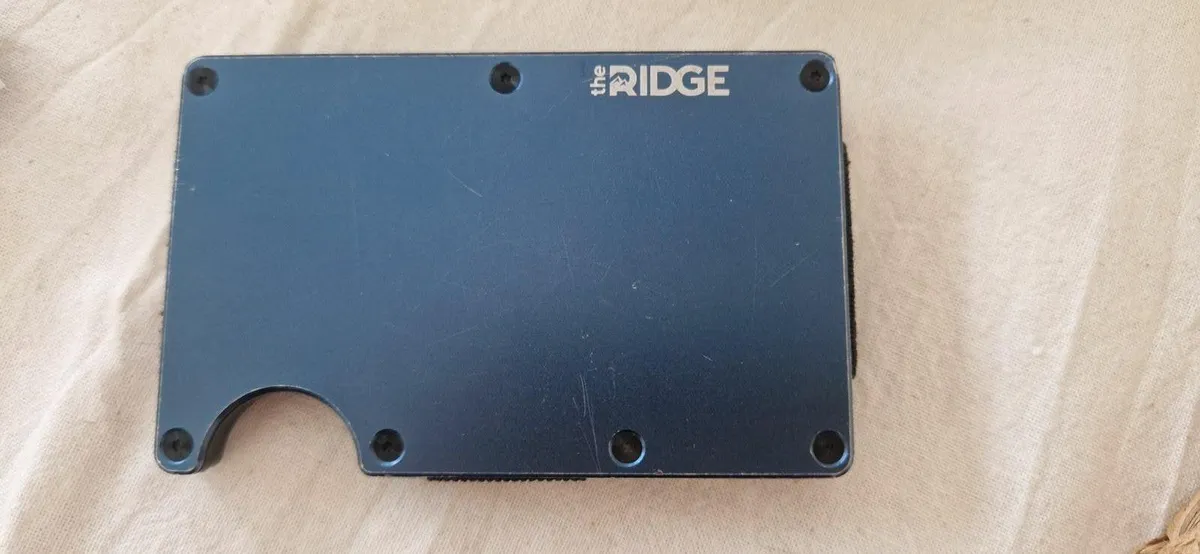 Ridge Metal Wallet - Image 3
