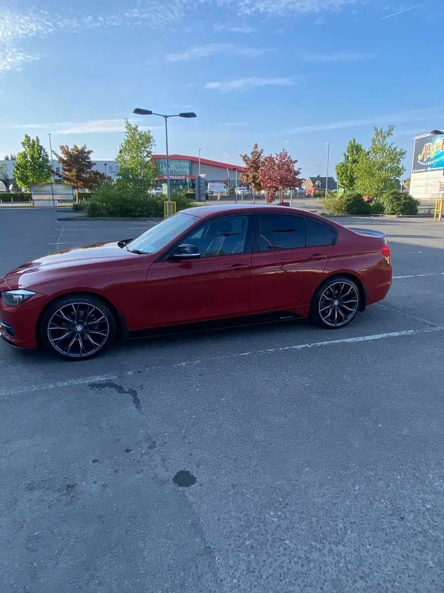 BMW 320D F30 2012 - Image 3