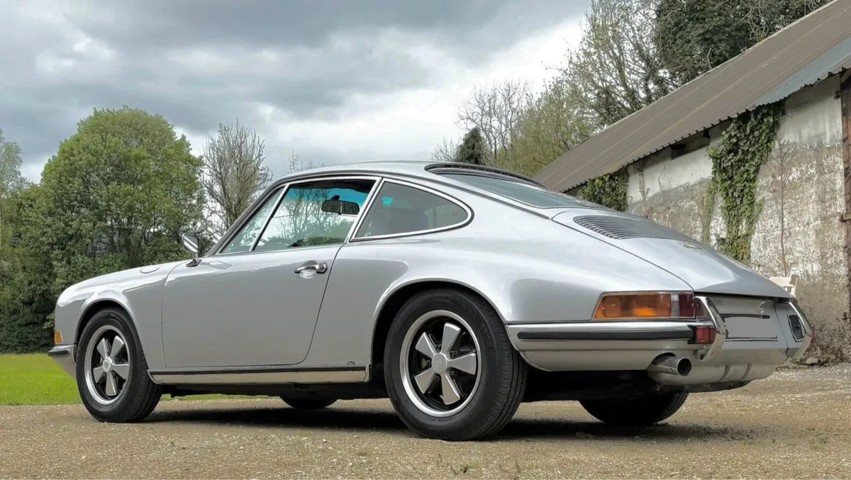 Porsche 911e LHD 2.2 manual - Image 1