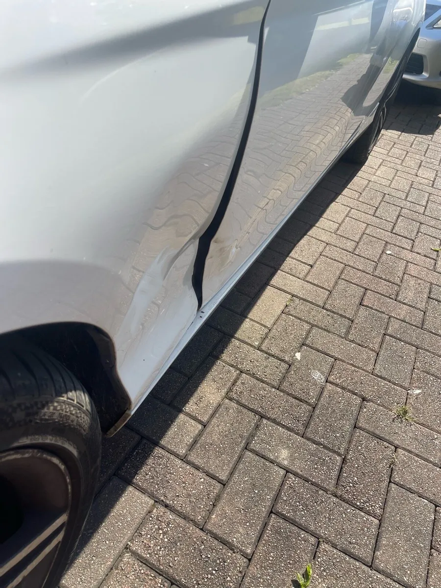 BMW 118d Automatic 2012 - Image 4