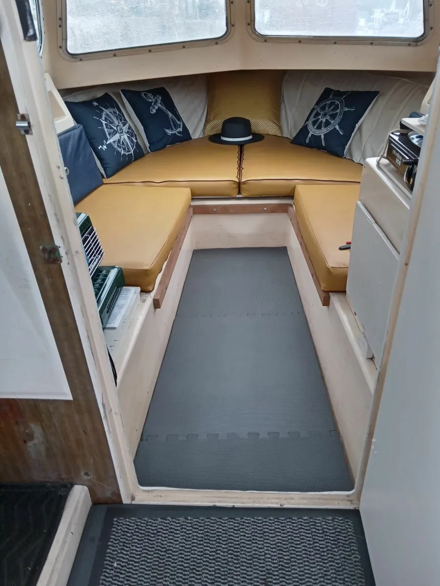 18ft Norman Cabin Boat - Image 2