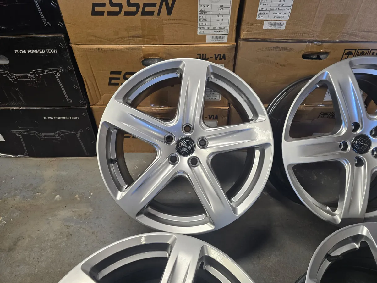**Clearance** 18" Avid Tourer Alloys - Image 4