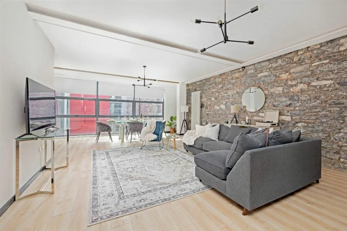 sofa - Image 1