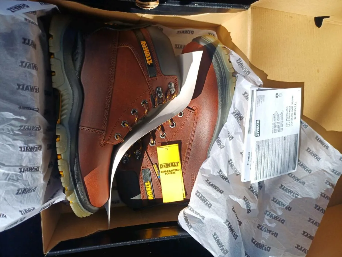 New Unused DeWalt Work Boots - Image 2