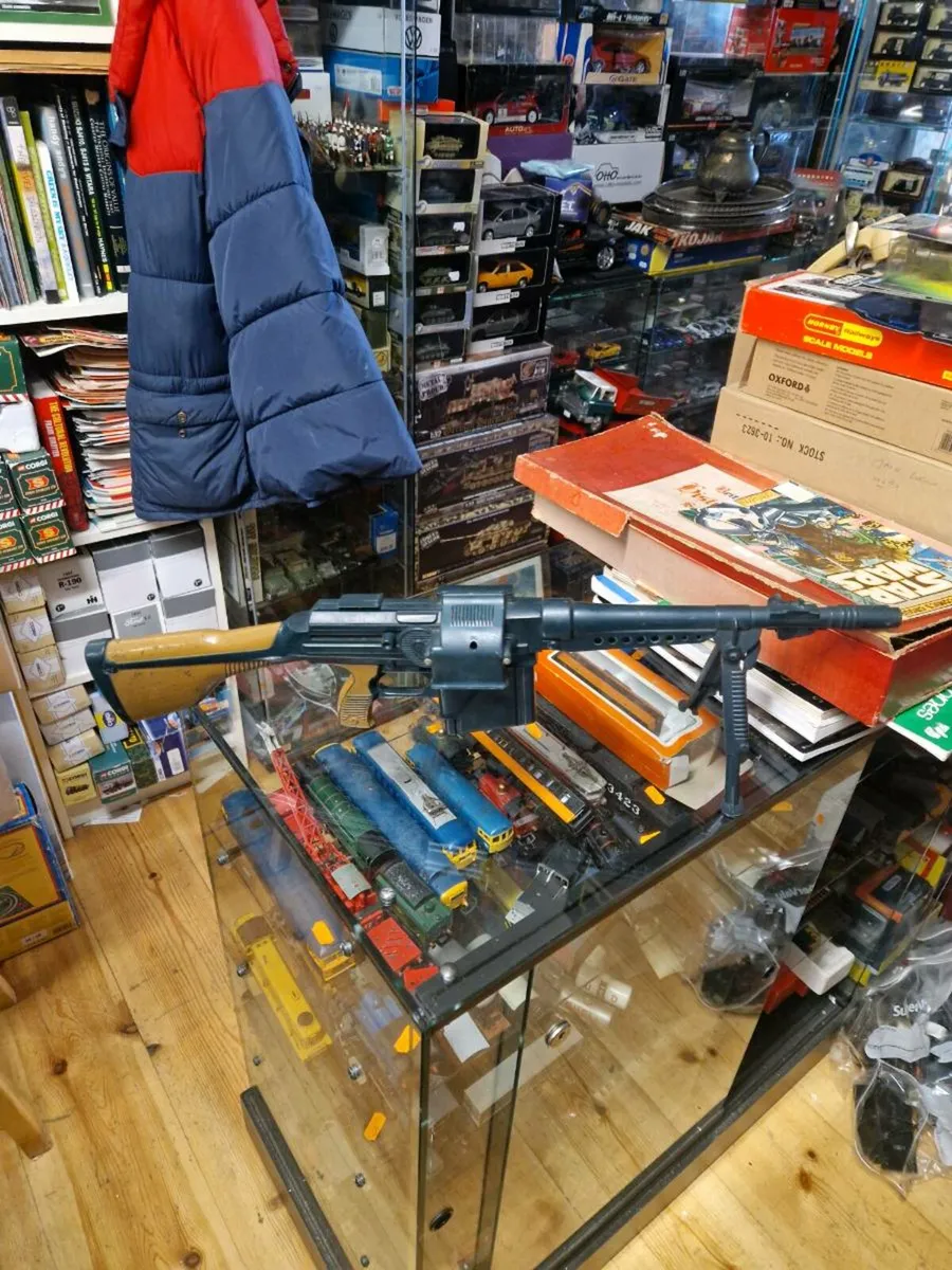 Vintage Retro 1960's MARX Toy Plastic Machine Gun - Image 3