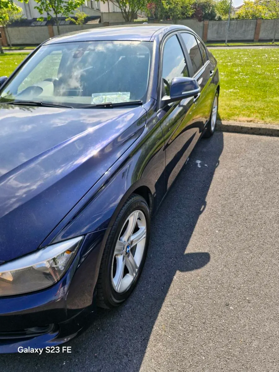 BMW 318D SE 2013 - Image 2