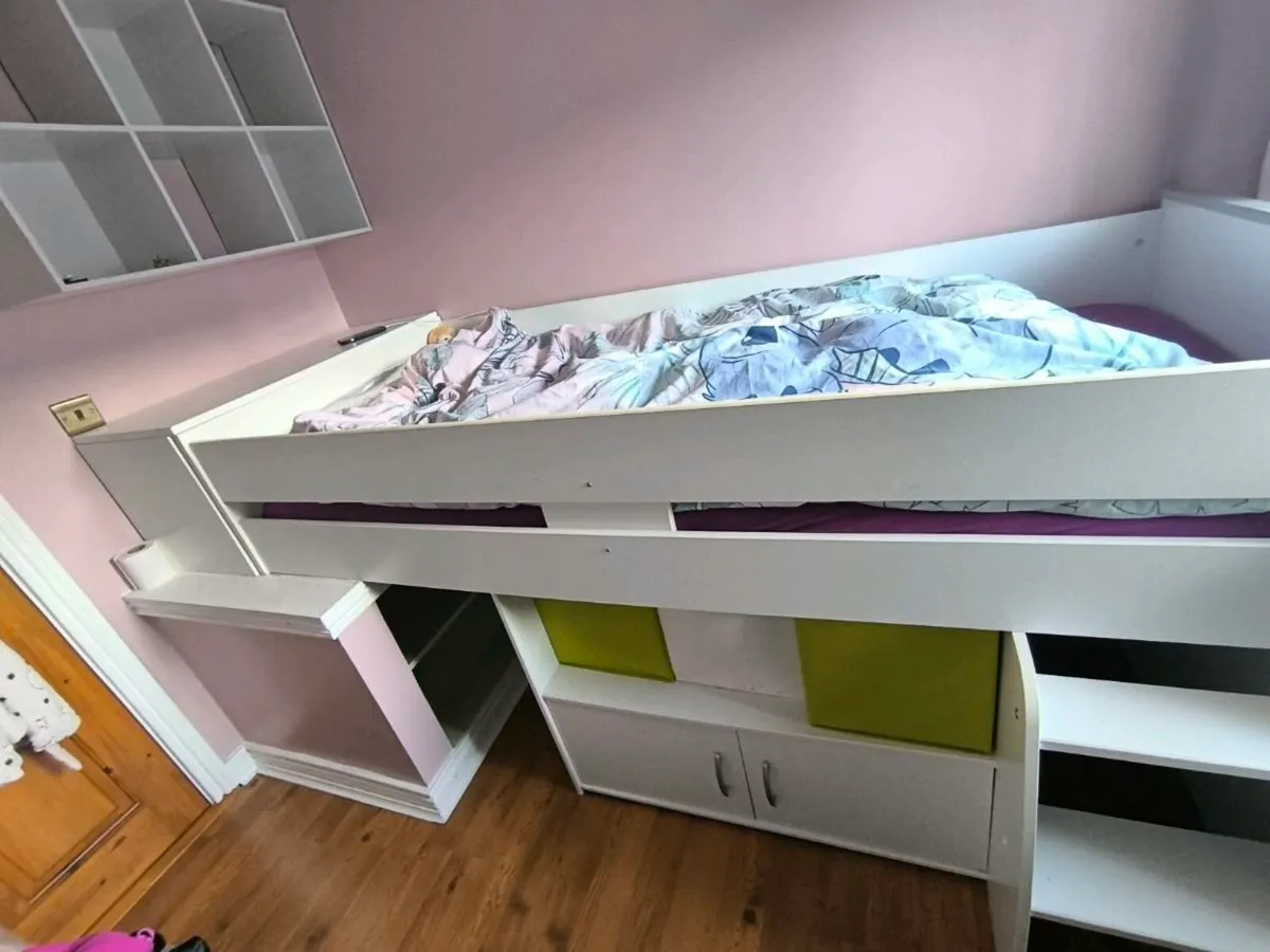 Kids bed - Image 1