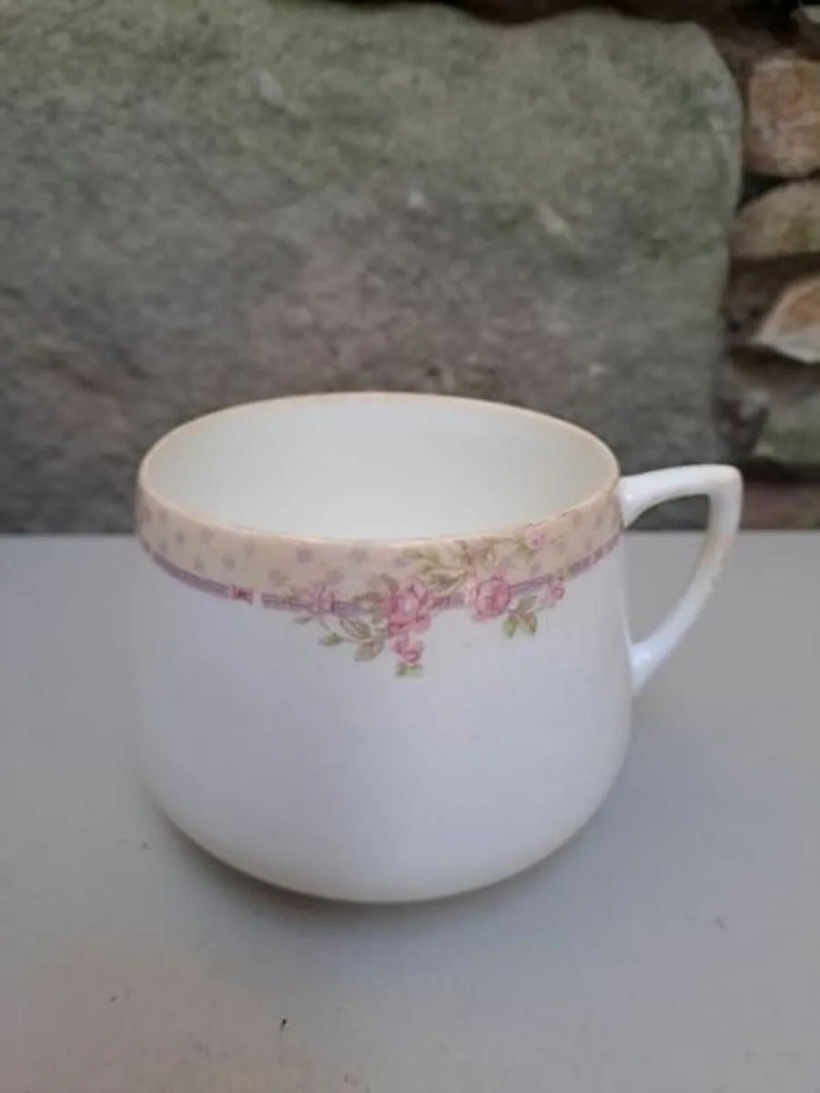 Vintage pink roses cup - Image 3