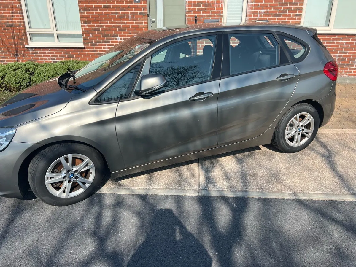 BMW 218i AUTOMATIC ,Gold color - Image 3