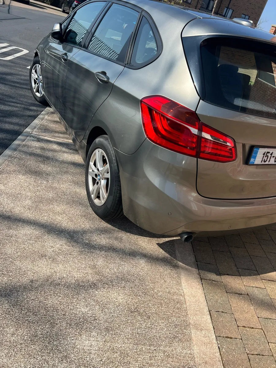 BMW 218i AUTOMATIC ,Gold color - Image 4