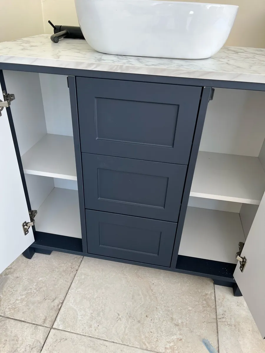 Bathroom vanity unit - Image 2