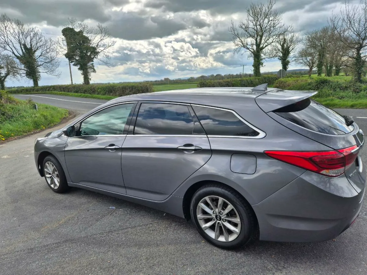 Hyundai i40 crdi Estate - Image 2