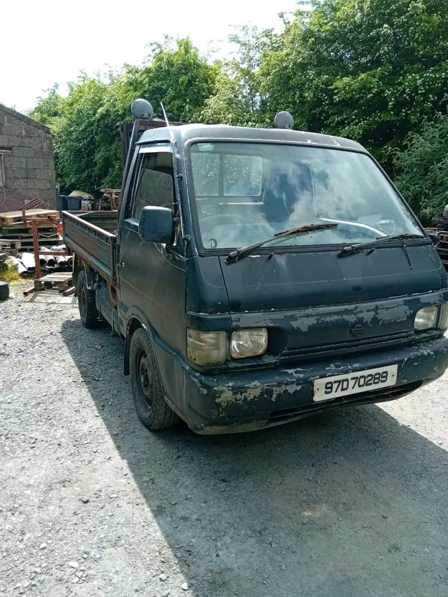 1997 nissan pickup and Alloys - Image 2